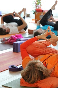 Kaliji and class in Knees to Chest