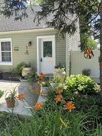 Tiger Lily’s in Bloom at 4700