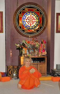 Kaliji in Tortoise Toe Stretch 2